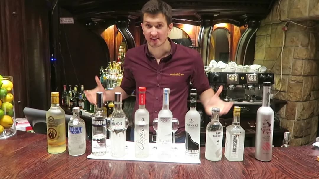 Kto kupuje wódkę na wesele? Odpowiedzialność i tradycje w zakupach