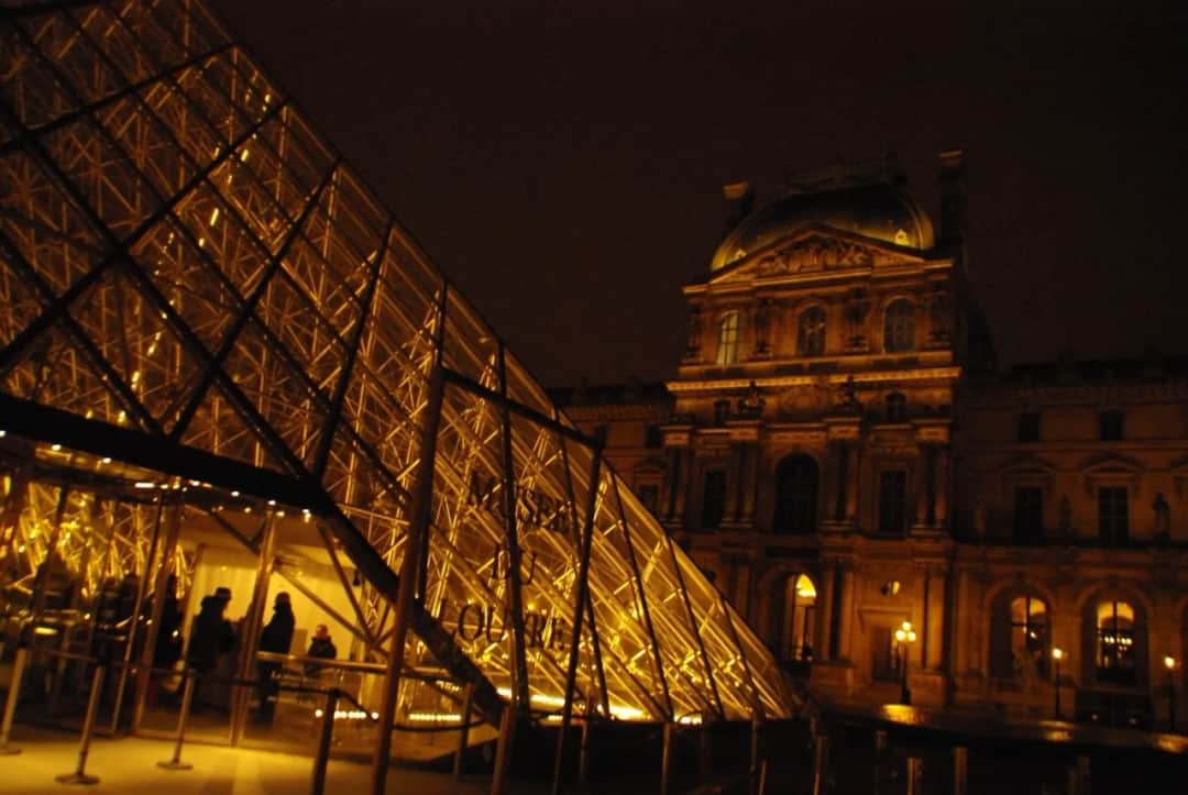 Co warto zobaczyć w Paryżu nocą – niezapomniane atrakcje i doświadczenia