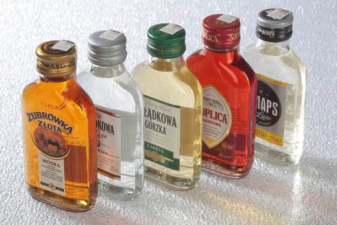 Ile kosztuje 500 ml wódki? Sprawdź ceny i wybierz najlepszą ofertę