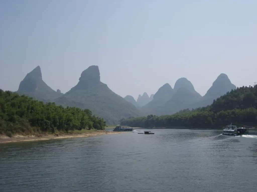 Jaki klimat panuje w Chinach? Odkryj zaskakujące różnice regionalne