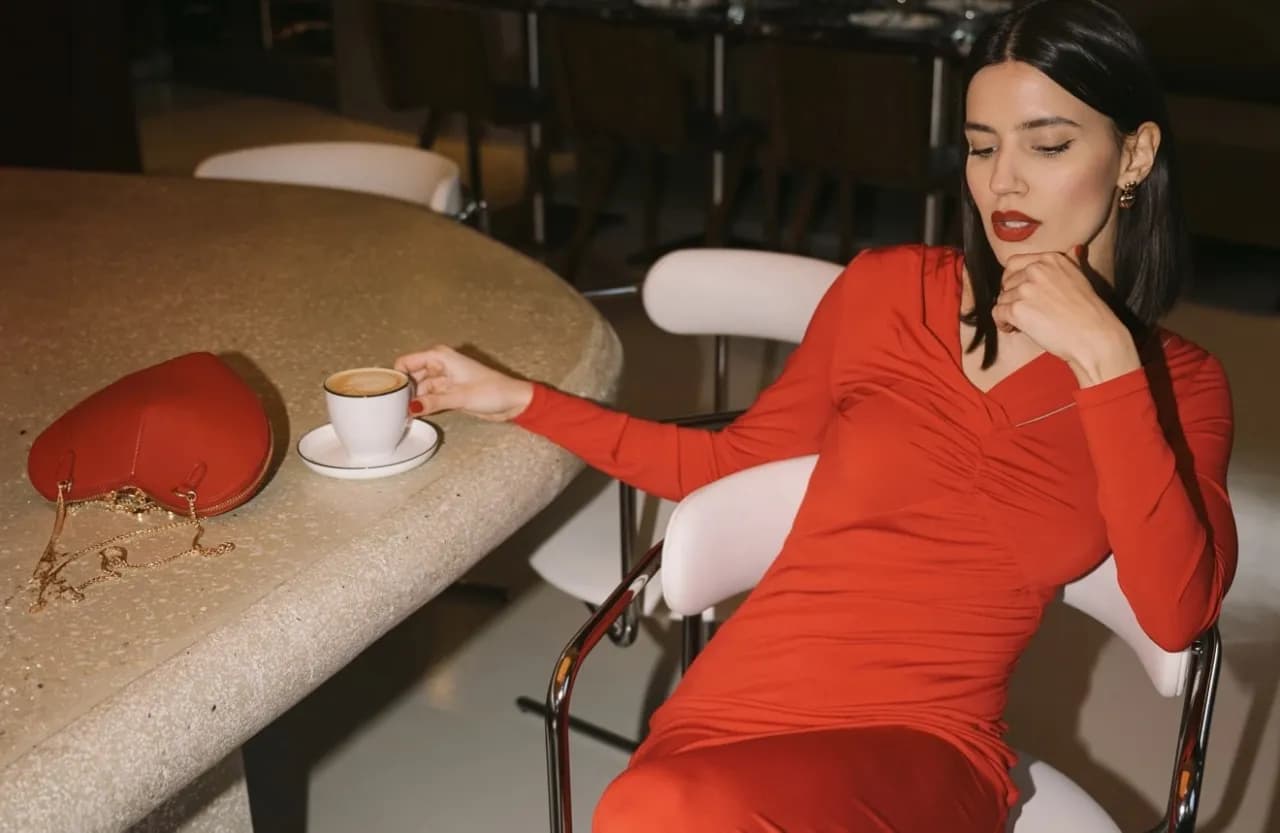 Najlepsze outfity na walentynki, które zachwycą Twoją drugą połówkę