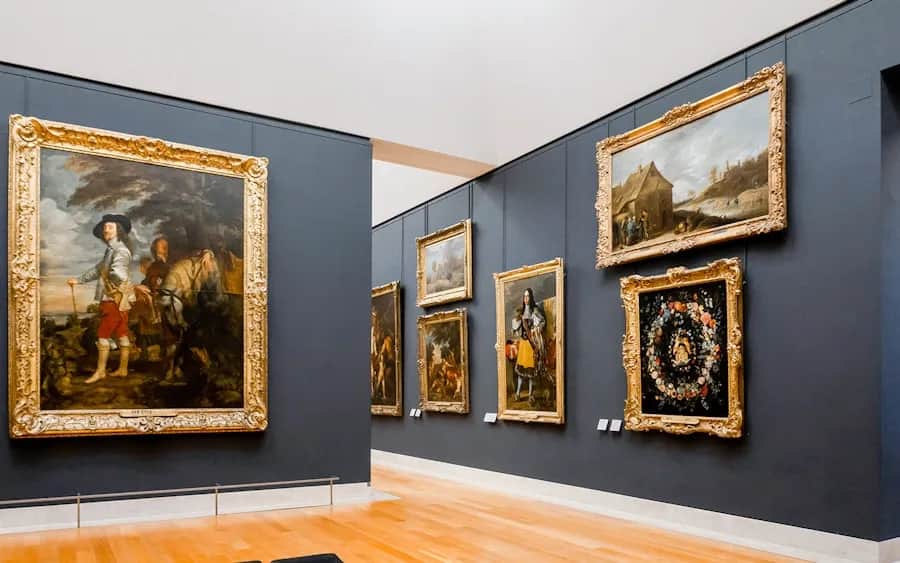 Jak kupić bilety do Luwru przez internet i uniknąć długich kolejek