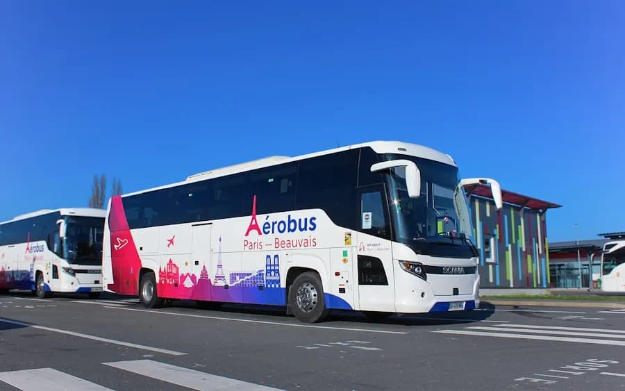 Jak dojechać z Paris Beauvais do Paryża - najlepsze opcje i ceny